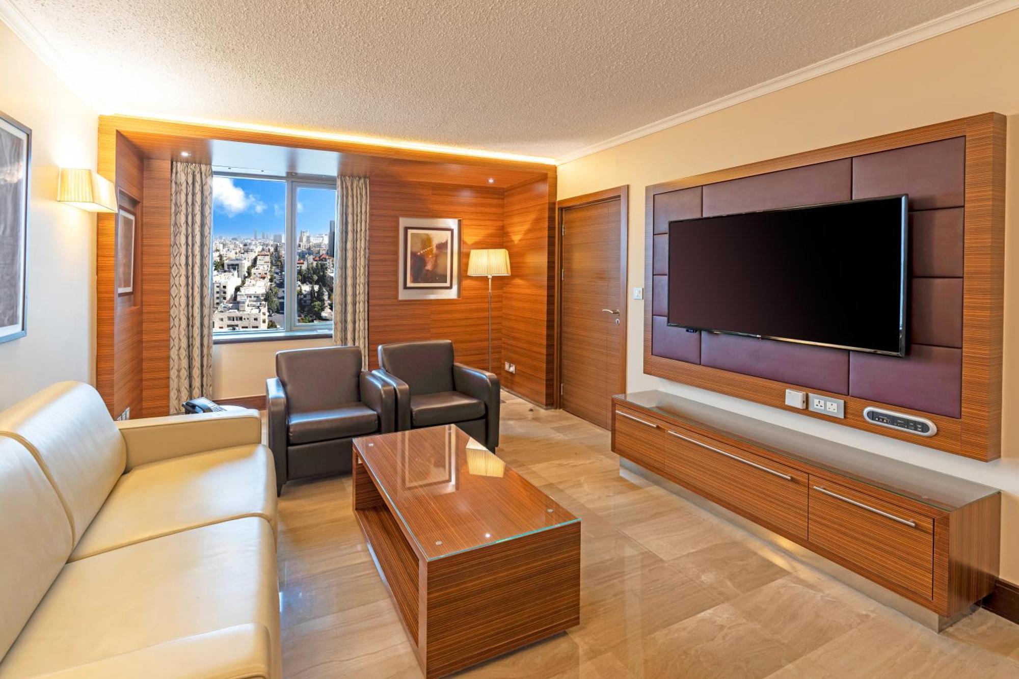 Junior Suite,1534834105:JPEG